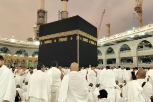 Daftar Perlengkapan Umroh Saat Musim Dingin, Apa Saja?