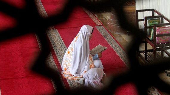 Bacaan Doa untuk Orang Tua yang Sudah Meninggal: Tulisan Arab, Latin, dan Artinya