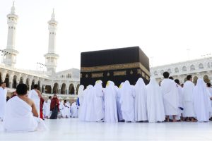 Umroh Bersama Pasangan, Manfaat dan Aturan Terkait