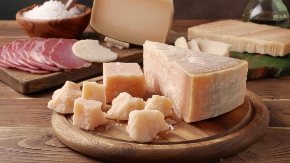 10 Oleh-Oleh Italia, Makanan Khas hingga Souvenir Berkualitas