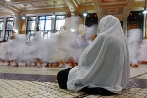 Tata Cara Umroh untuk Perempuan dan Bacaannya yang Benar, Lengkap!