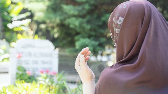 Cara Kirim Doa untuk Anak Laki-laki yang Meninggal, Beserta Bacaan