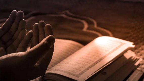 Bacaan Tawasul Bahasa Arab, Latin Lengkap dengan Artinya