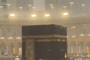 Tips Umrah di Musim Dingin: Panduan Lengkap Persiapan hingga Perkiraan Cuaca