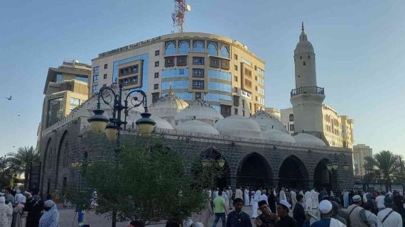 Mengenal Masjid Awan Madinah Mulai dari Asal Usul Nama hingga Arsitekturnya