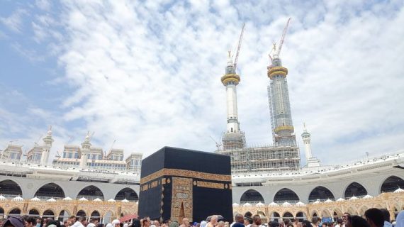 Tips Ibadah Musim Panas: Tetap Bugar di Mekkah dan Dubai