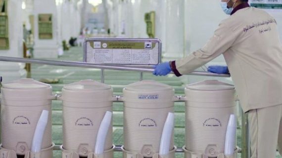 Khasiat dan Sejarah Air Zamzam yang Wajib Jemaah Ketahui